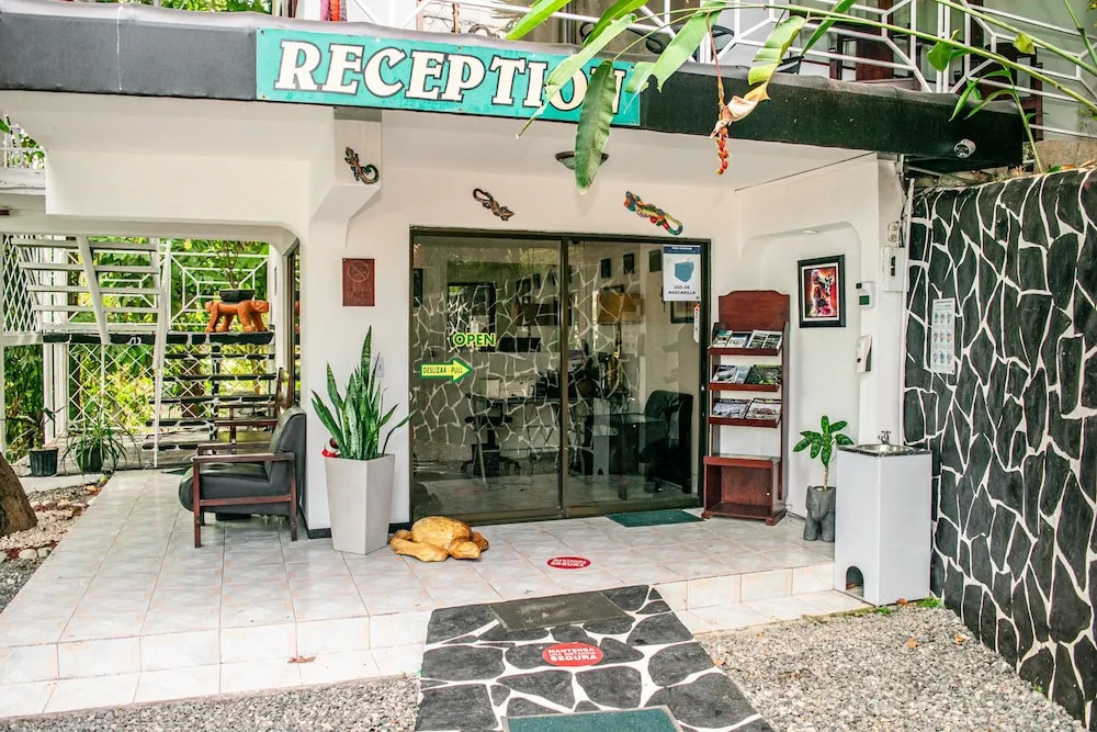 Hotel Manuel Antonio Inn