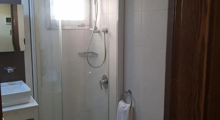 Britannia Suites