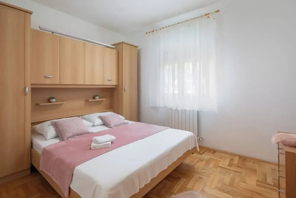 Sunshine Holiday Home