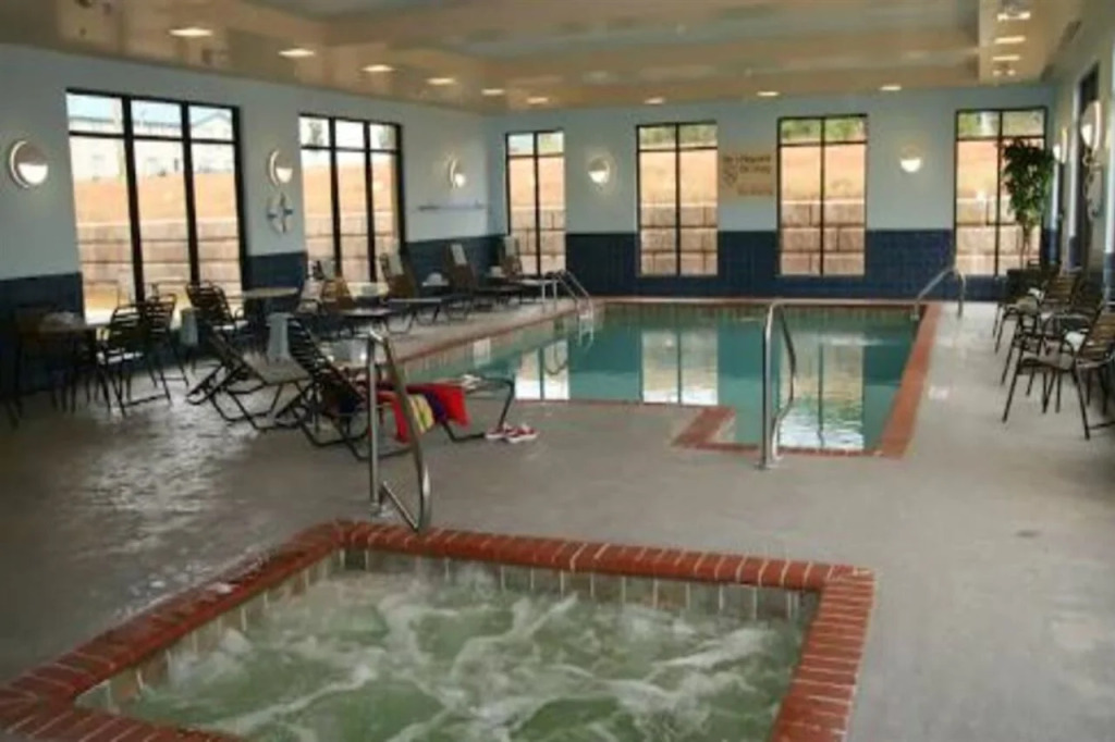 Hampton Inn & Suites McComb