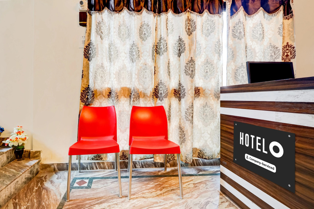 Super OYO Hotel O Adarsh Nagar Near Kavya Hospital