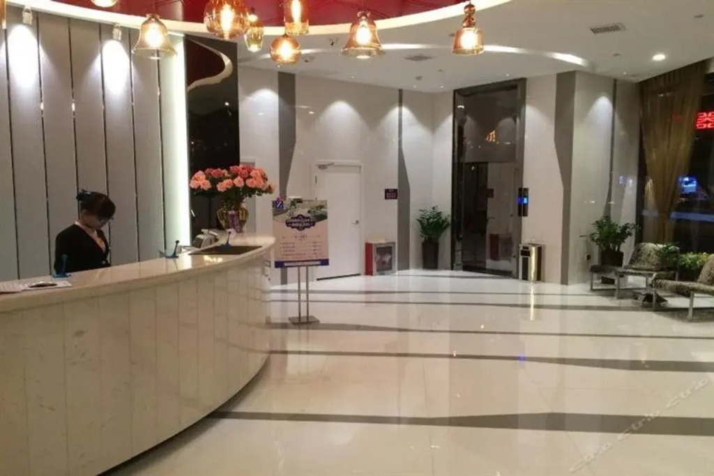 Atour Hotel Jinhua Bayi South Street Subway Station