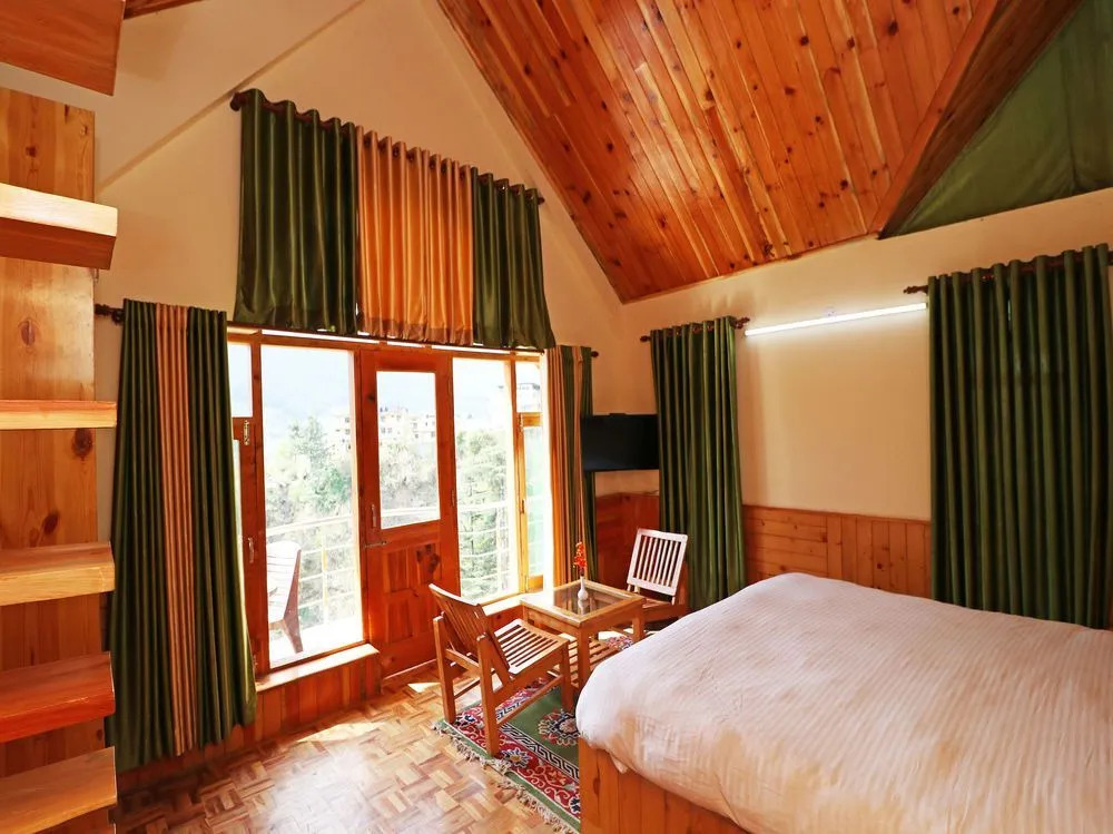 OYO 13715 Home Classic Villa Naggar Road