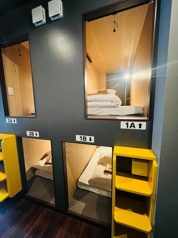 Otemachi Kamon Hotel - Caters to Men - Hostel