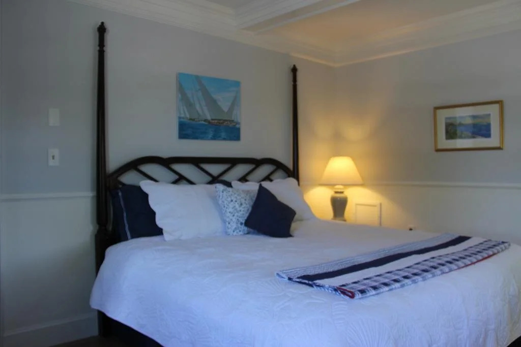 Harbor House Inn