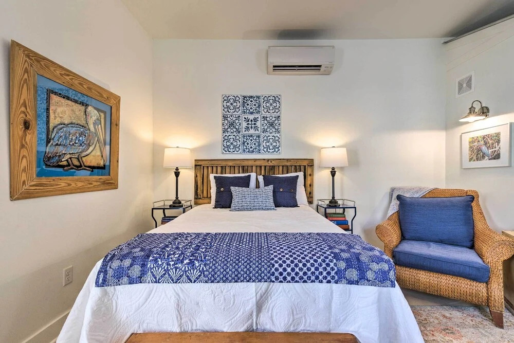 Old Town Getaway, Walk to Shopping, Dining, & Bay!