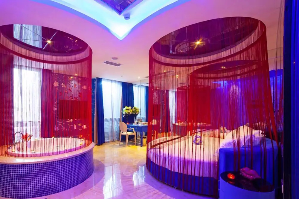 Suzhou Huazhiyu Lover Theme Hotel