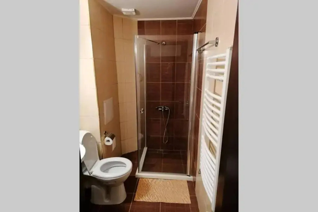 Sunny studio apartment - few steps from Gondola