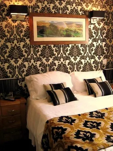 The Crown Country Inn