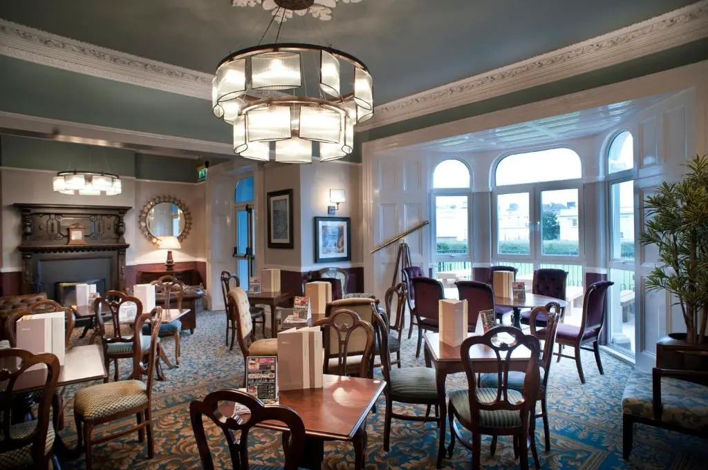 Cabot Court Hotel
