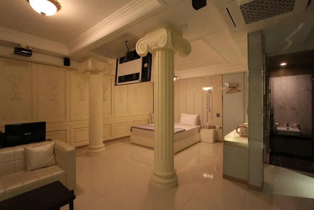 Hotel Lee
