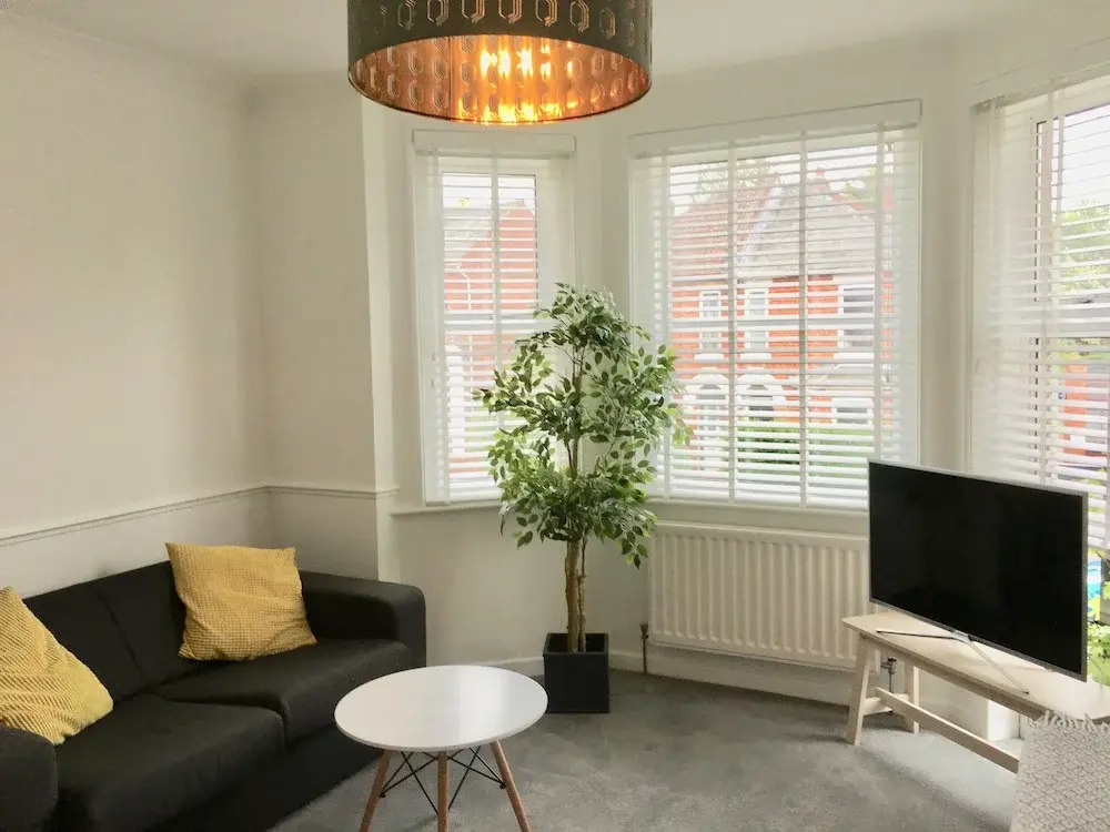 Netley Village Apartment By Your Stay Solutions Short Lets & Serviced Accommodation Netley Southampton With Free Wi-Fi