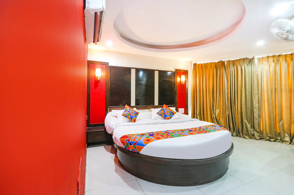 OYO 6648 Hotel Royal Residency