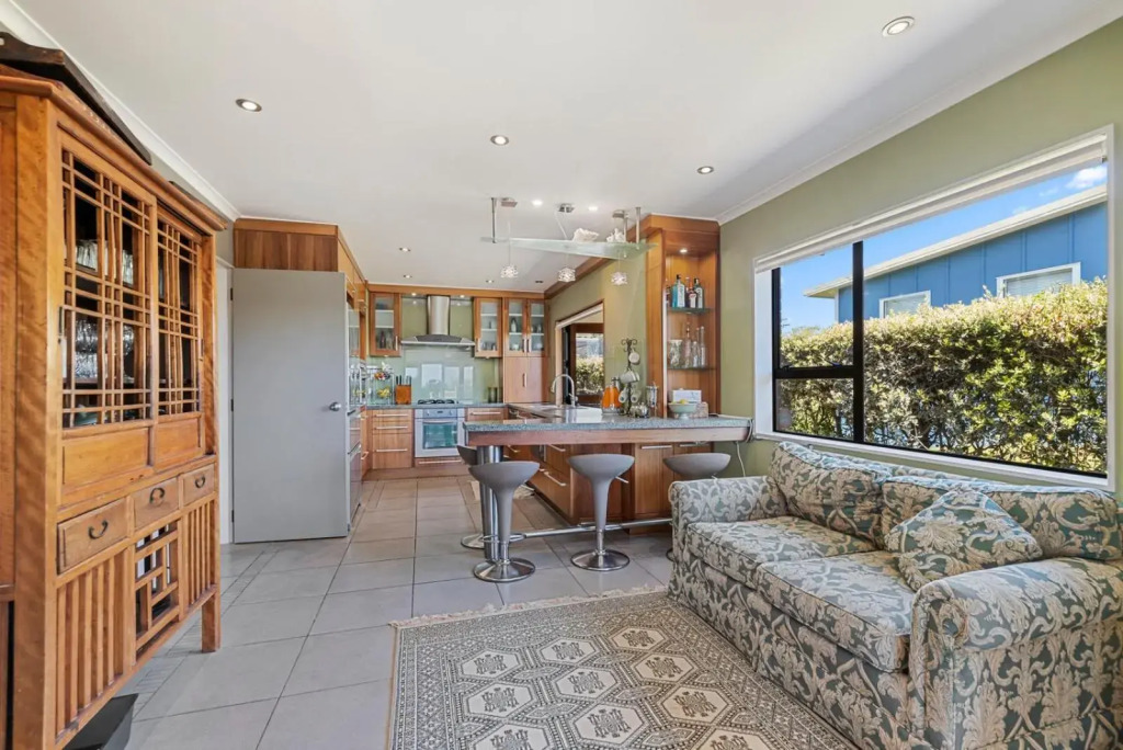 Island View Beach House - Paraparaumu Beach Home