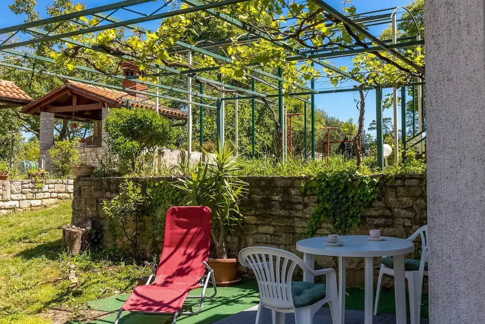 Holiday Home Sladonja Apartments