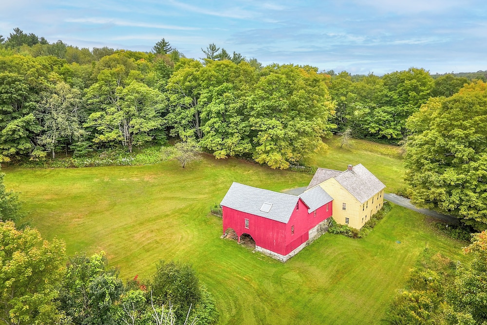 Historic Hanover Area Home, 16 Miles to Dartmouth!