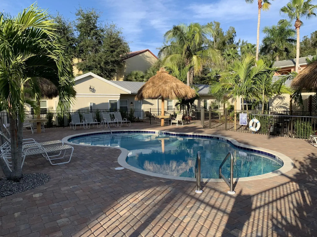 Twin Palms at Siesta