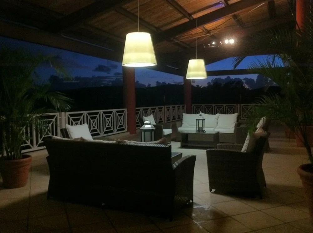 Sea Breeze Hotel