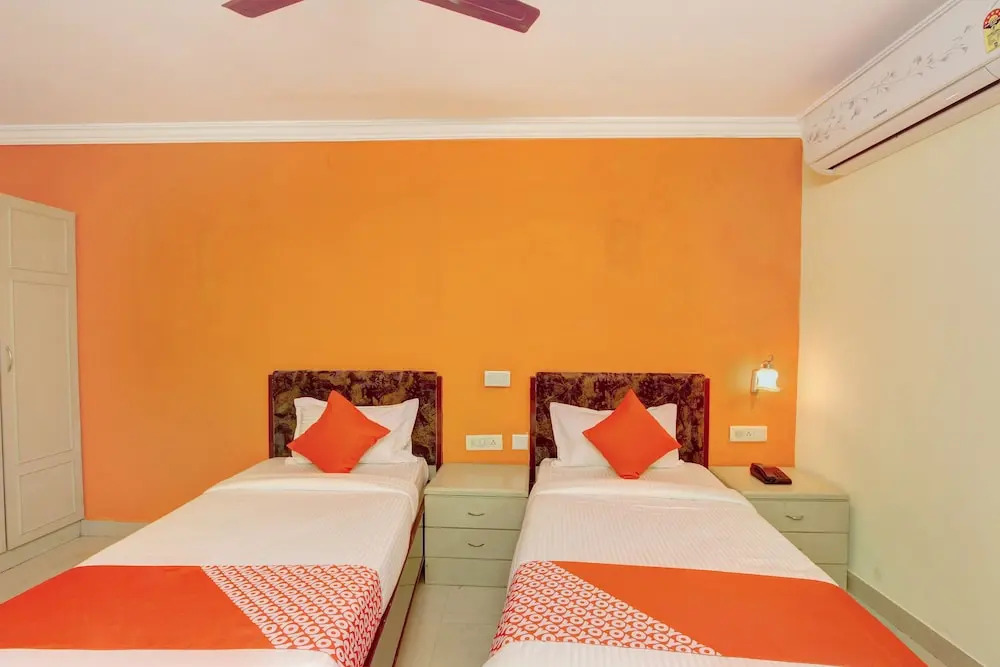 OYO 10596 Hotel Indu