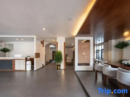 Shangri La Meets·Never Late, Silvery Moonlight | Slow City Oxygen Supply Designer Homestay