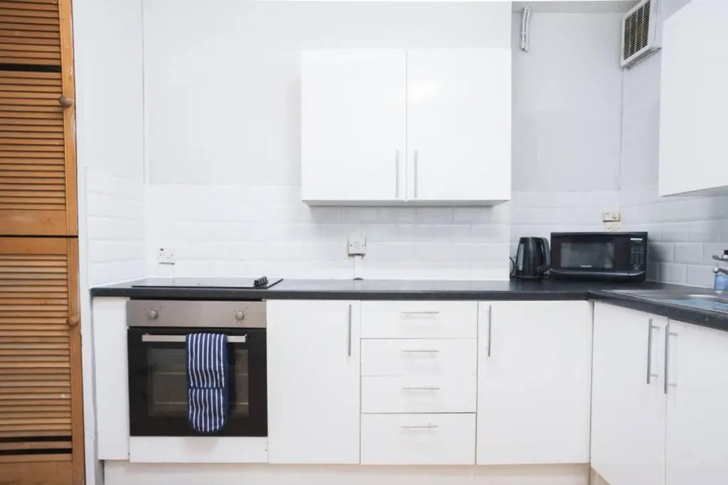 Brynglas Newport flat sleeps 8 - Mycityhaven
