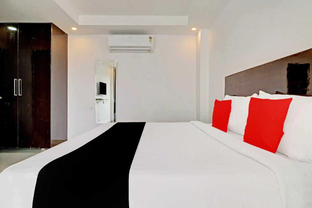 Super Townhouse Tipsyy Near Bestech Central Square Mall