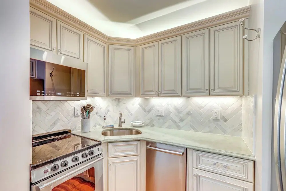 Historic French Consulate! Cap Hill Area, Walkable