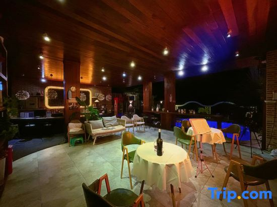 HANA TO ALICE Flower Language Alice Sea View Travel Rental (Sanya Houhai Village Store)