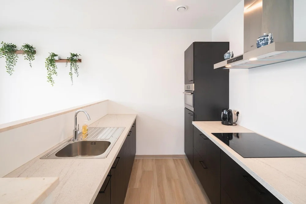 Central City Haven for 10 With Terrace