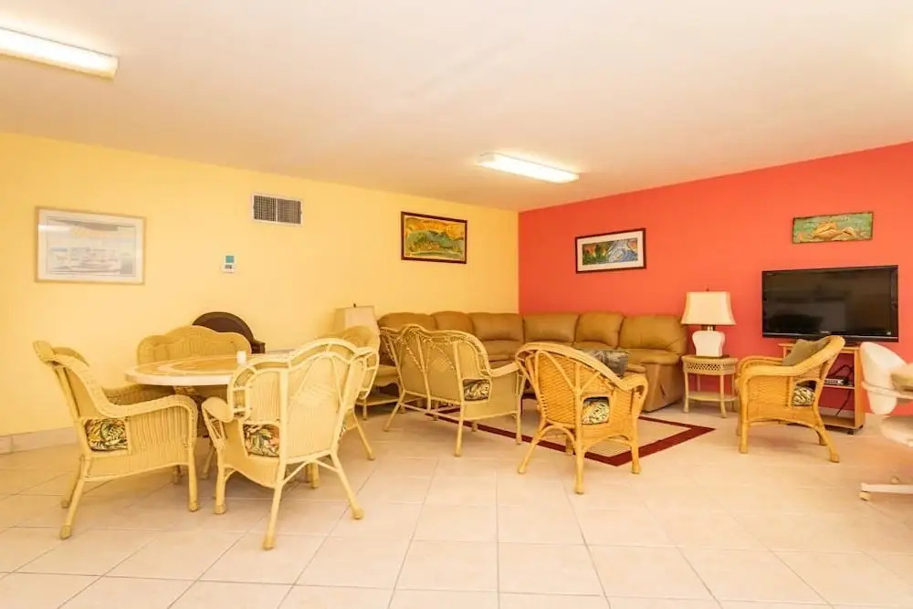 Palm Cay 5