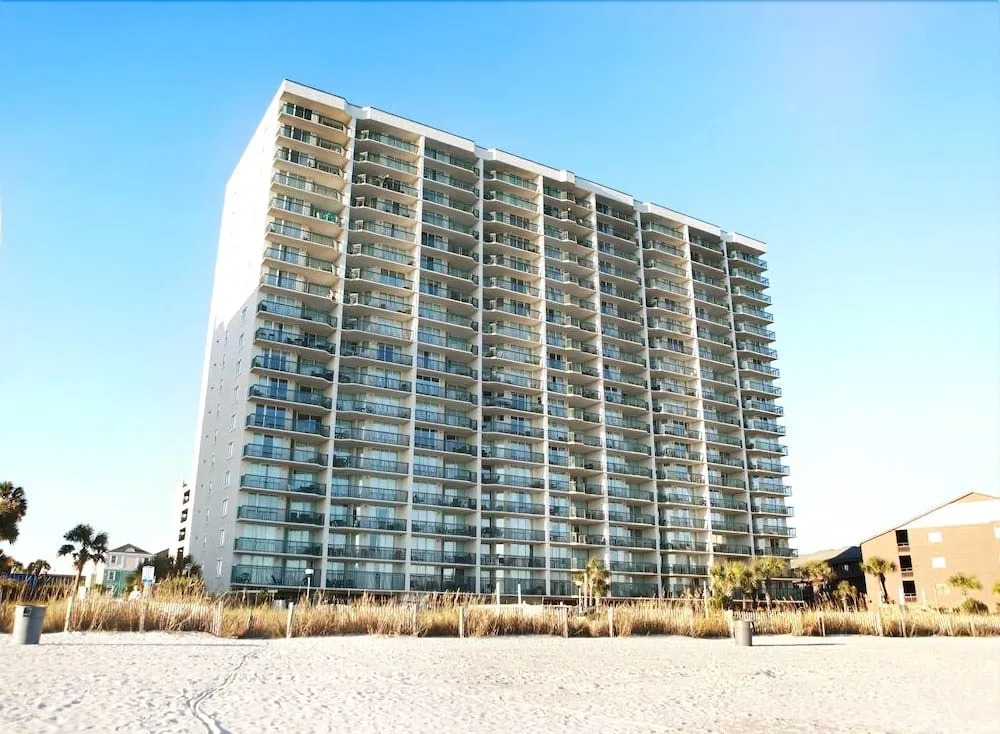 Ashworth 805 - 4 Br condo by RedAwning