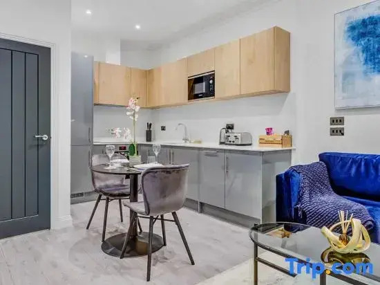 Hybrid Resi Fulham