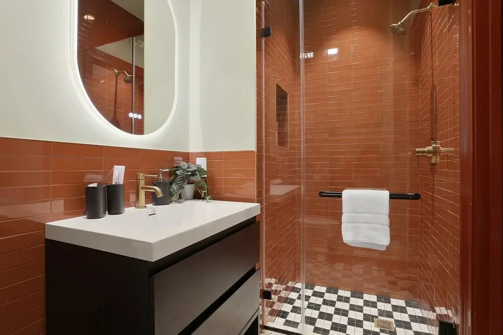 The Gisele - Charming 4BR 4BA for 8 - Pool & Streetcar Stop