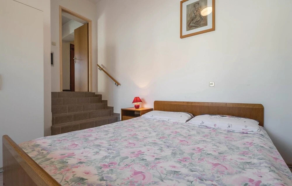 Beautiful Apartment in Banjole With 2 Bedrooms, Wifi and Outdoor Swimming Pool