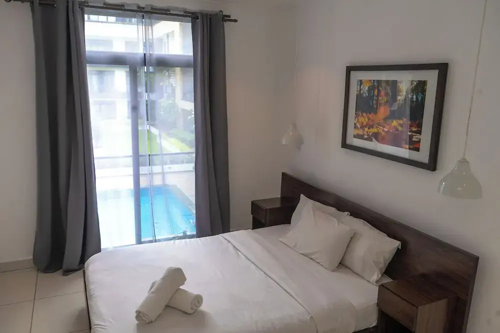 Royal Luxury Apt at Embassy Garden