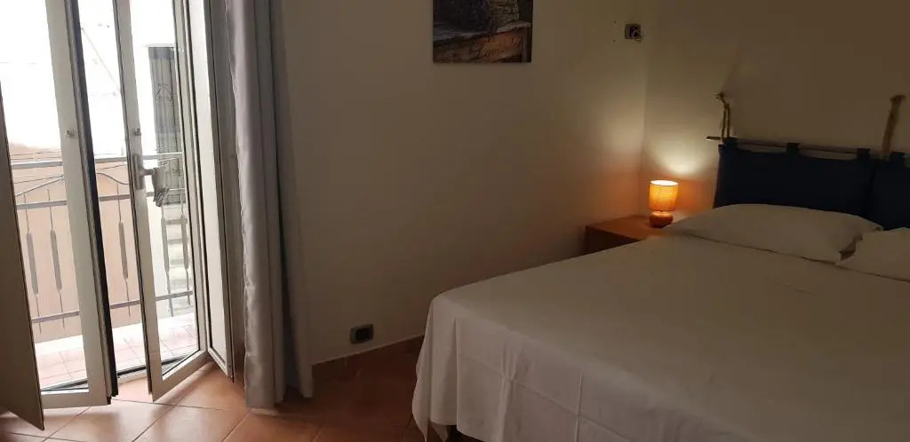 CASTELLO a 2 minuti a piedi dal centro e 10 minuti a piedi dalla spiaggia di Vindicio