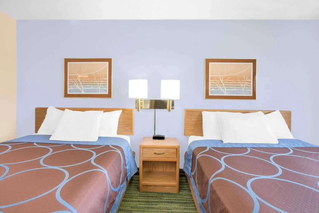 Boarders Inn & Suites by Cobblestone Hotels Waterloo Cedar Falls