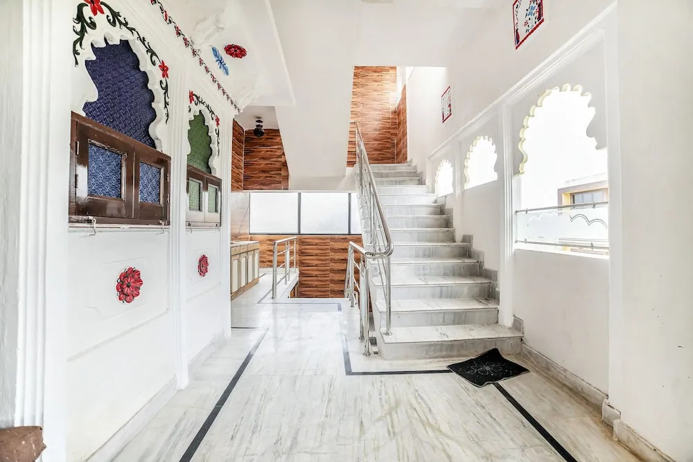 FabHotel White House