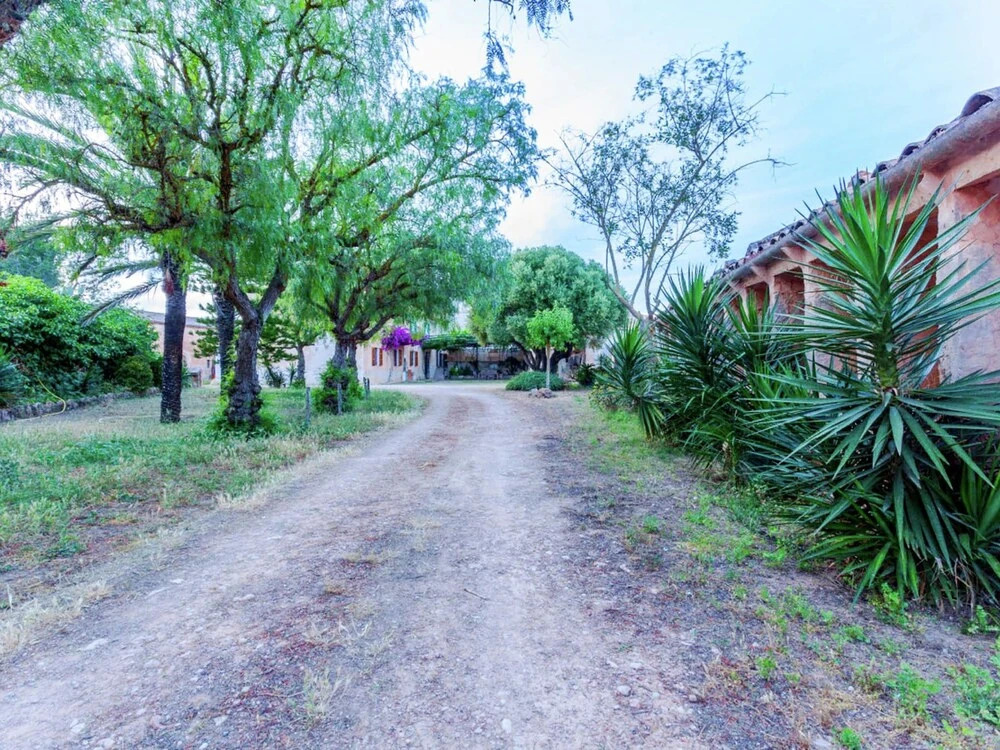 This finca has its own private access to the beautiful sandy beach Es Trenc