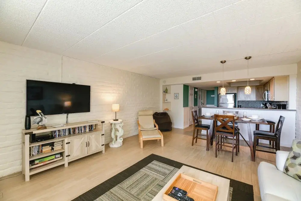 Beachfront Condo w/ Pool Access in Port Aransas