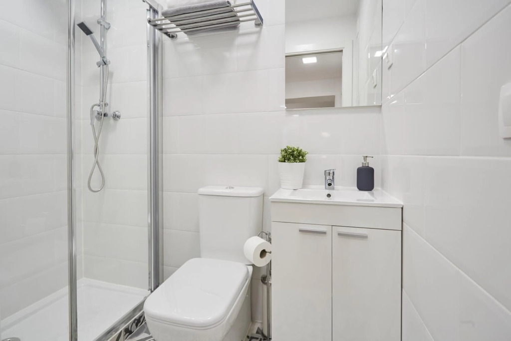 LEEWAYS APARTMENT I in SAN LORENZO