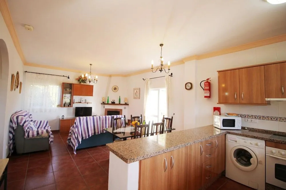 1084 Villa Manolo