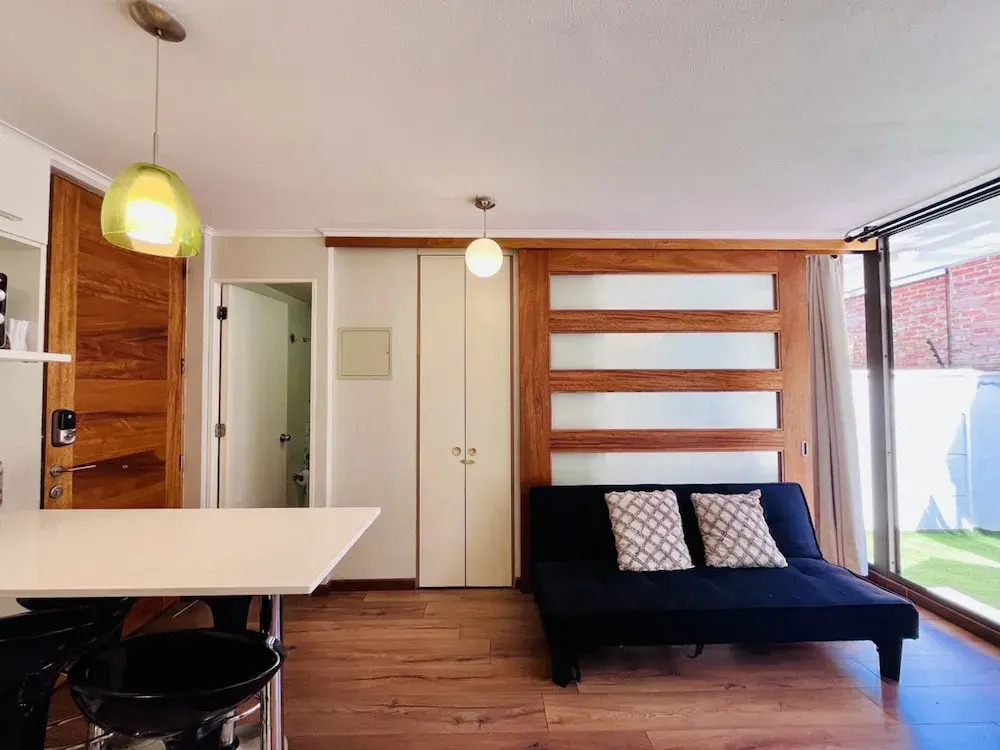 Urban Yard Bus Terminal Home Office Pool Wifi