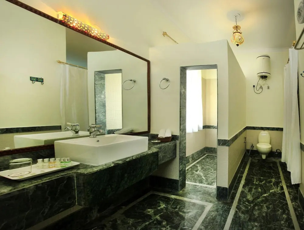 Sara Vilas Hotel