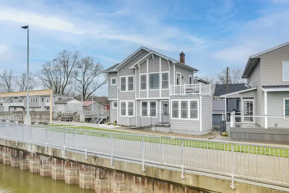 Waterfront Buckeye Lake House: Deck + Views!