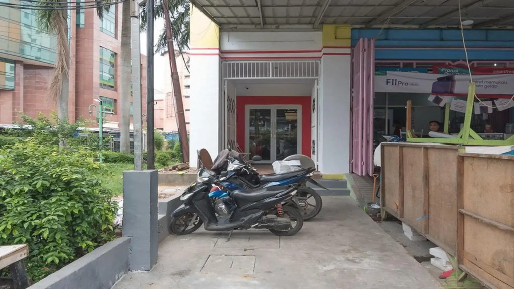 RedDoorz near ITC Mangga Dua