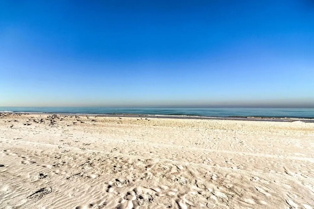 Condo w/ Gulf View! Walk to Redington Beach