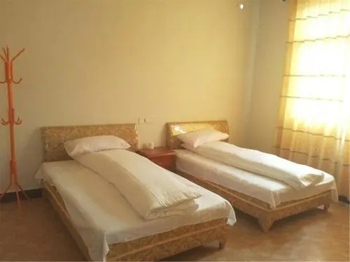 Wuyuan Jiangling Huatian Hostel