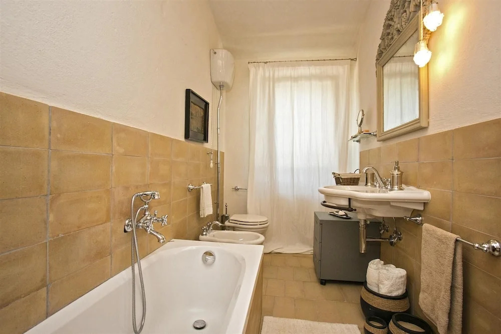 Casa Angela 6, Emma Villas