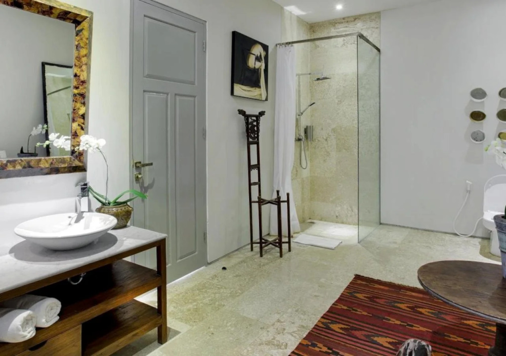 Room & Vespa Suite 2
